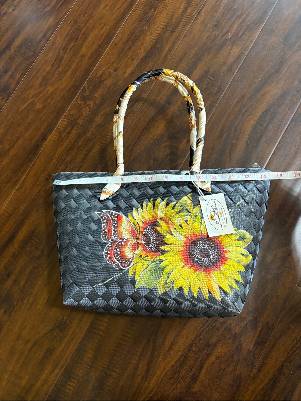 Handmade tote with zipper